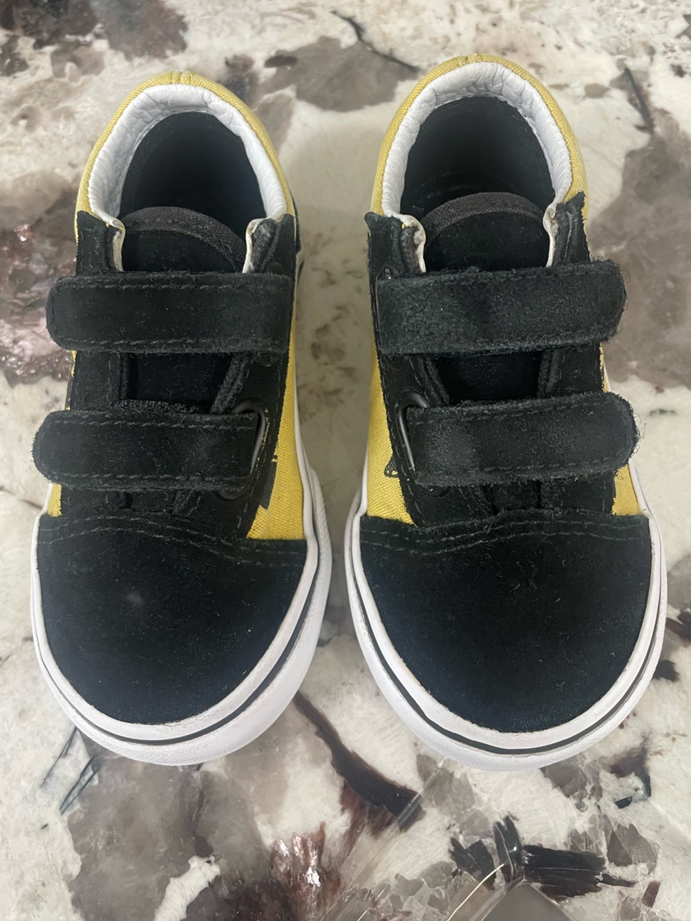 Vans Old Skool V "Charlie Brown" “Peanuts” Yellow & Black Sneakers Size 6.5 - Picture 3 of 14